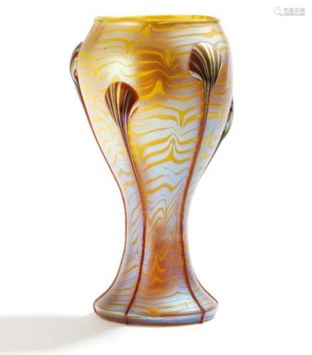 VASE OPAL PHÄNOMEN. Loetz Wwe. Klostermühle. Dekorentwurf 1901, Gre 1/4. Milchig opaleszierendes