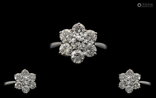 18ct White Gold Superb Quality Diamond Set Cluster Ring. Flowerhead setting with modern round