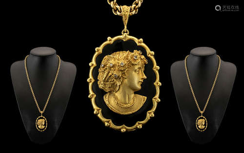 9ct Gold Impressive and Good Quality Oval Shaped Portrait Cameo - the ornate oval shaped 9ct gold