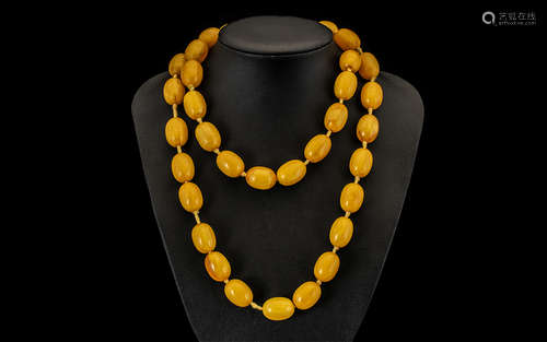 Early 20th Century Superb Quality Butterscotch Amber Bakerlite Beaded Necklace of wonderful colour