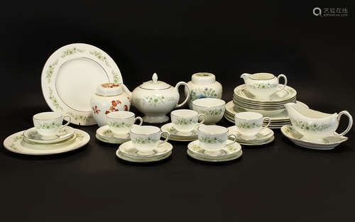 Wedgwood Westbury Part Teaset comprising of 6 tea cups with saucers and side plates, 6 soup