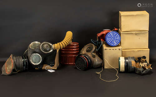 Mixed Lot Of ww2 Military Gas Masks / Respirators, To Include A WW2 L&B.R Co Gas Mask Leyland and