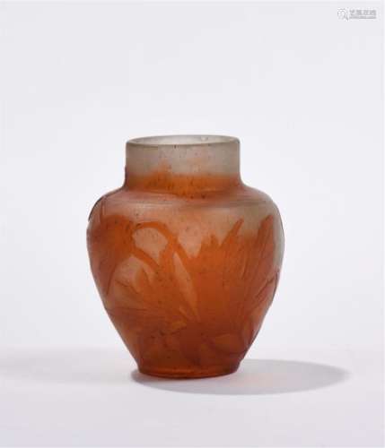 Emile GALLE (1846 1904). Petit vase pansu en verre…