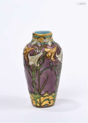 Paul MILLET à SEVRES, vers 1900. Petit vase ovoïde…