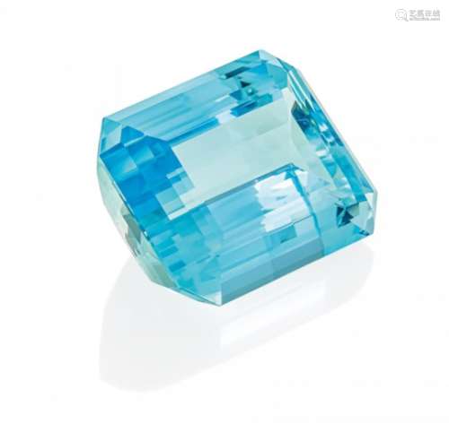 LOSER AQUAMARIN. 1 facettierter Aquamarin im Treppenschliff ca. 76,7ct, ca. 29,17x23,77x14,70mm.