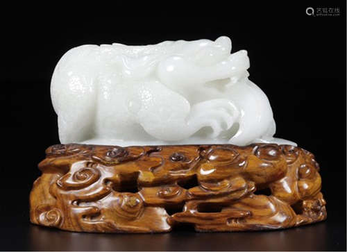 CHINESE WHITE JADE BEAST TABLE ITEM