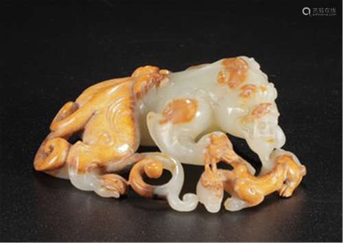 CHINESE NEPHRITE JADE BEAST TABLE ITEM