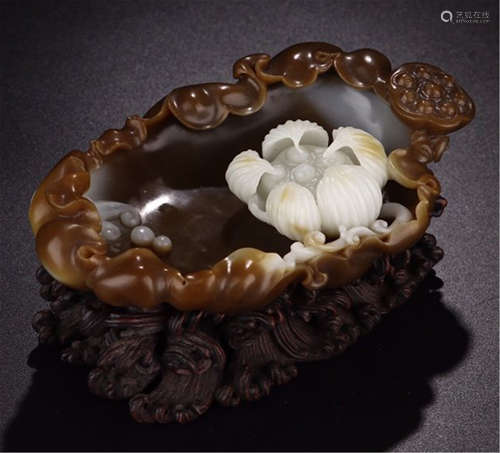 CHINESE SUGAR JADE LOTUS BRUSH WASHER