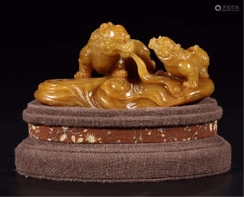 CHINESE SOAPSTONE TIANHUANG BEAST TABLE ITEM