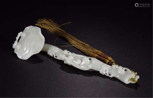 CHINESE GREY JADE RUYI SCEPTER