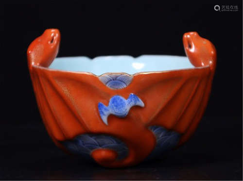 CHINESE PORCELAIN FAMILLE ROSE BAT BOWL