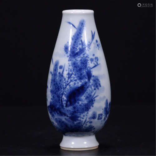 CHINESE PORCELAIN BLUE AND WHITE FISH AND WEED WATER POT