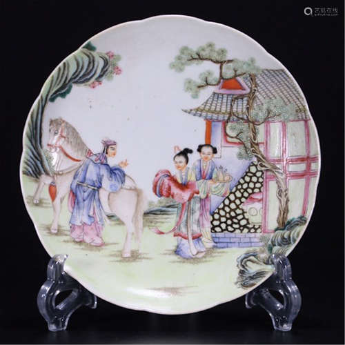 CHINESE PORCELAIN FAMILLE ROSE FIGURES PLATE