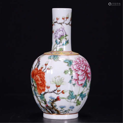 CHINESE PORCELAIN FAMILLE ROSE FLOWER VASE