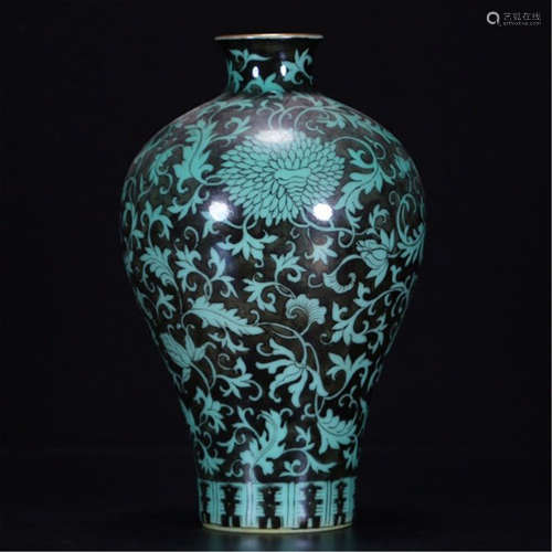 CHINESE PORCELAIN INK GROUND GREEN FLOWER MEIPING VASE