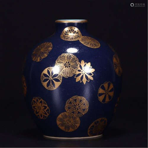 CHINESE PORCELAIN BLUE GLAZE GOLD PAINTED WATER POT