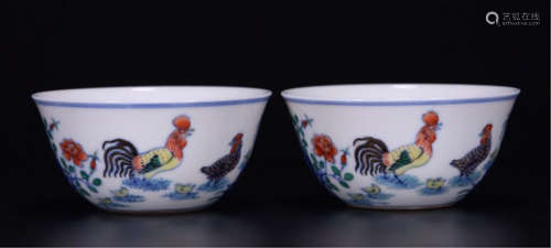 PAIR OF CHINESE PORCELAIN DOUCAI CHICKEN CUPS