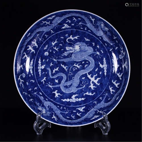 CHINESE PORCELAIN BLUE AND WHITE DRAGON PLATE