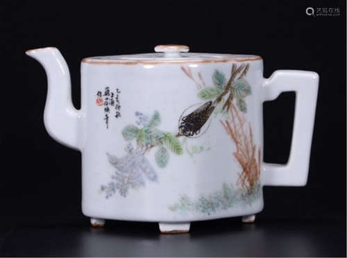 CHINESE PORCELAIN FAMILLE ROSE BIRD AND FLOWER TEA POT