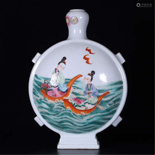 CHINESE PORCELAIN FAMILLE ROSE BEAUTY IN BOAT MOONFLASK VASE