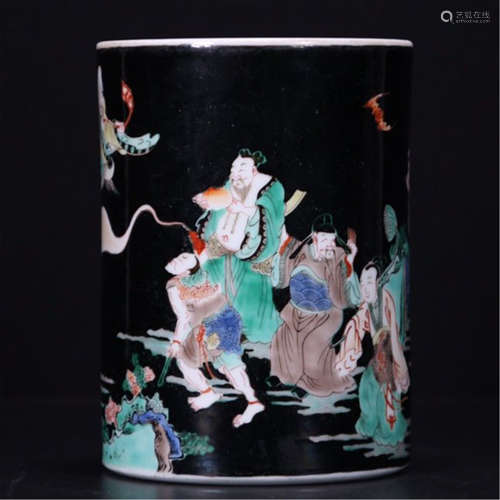 CHINESE PORCELAIN BLACK GLAZE WUCAI FIGURES BRUSH POT