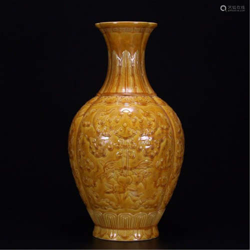 CHINESE PORCELAIN YELLOW GLAZE FLOWER VASE