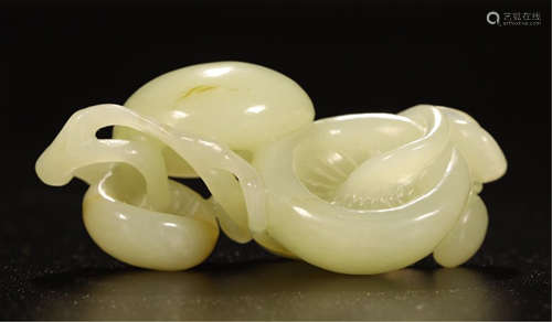 CHINESE YELLOW JADE RUYI TABLE ITEM