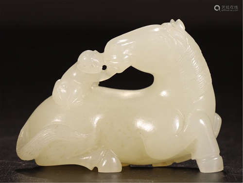 CHINESE YELLOW JADE HORSE TABLE ITEM