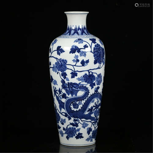 CHINESE PORCELAIN BLUE AND WHITE DRAGON VASE