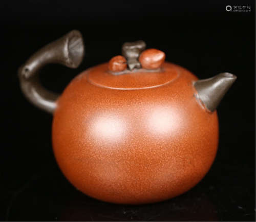 CHINESE YIXING ZISHA CLAY TEA POT