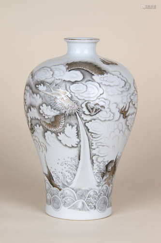 A Chinese Famille-Rose Porcelain Vase