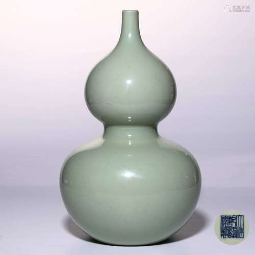 A Chinese Celadon Glazed Porcelain Double Gourd Vase