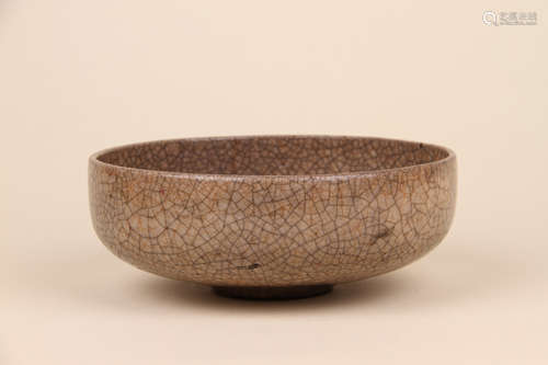 A Chinese Ge-Type Glazed Porcelain Bowl