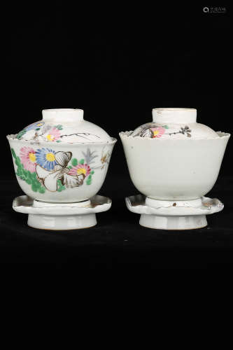 A Pair of Chinese Famille-Rose Porcelain Tea Bowls with Covers and Plates