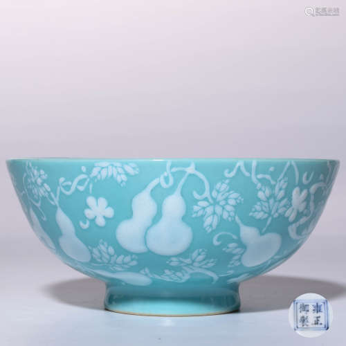 A Chinese Turquoise-Green Glazed Porcelain Double Gourd Vase