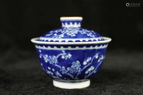A Chinese Blue and White Porcelain Tea Bowl with Cover