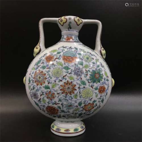 A Chinese Dou-Cai Glazed Porcelain Moon Flask