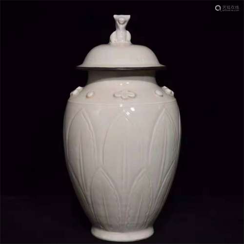A Chinese Ding-Type Glazed Porcelain Jar with Cover