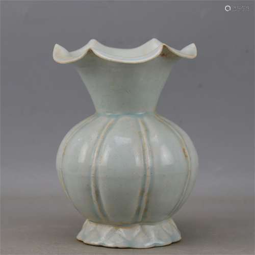 A Chinese Hutian-Type Glazed Porcelain Vase