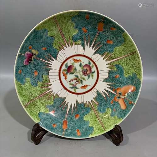 A Chinese Famille-Rose Porcelain Plate