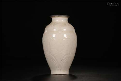 A Chinese Ding-Type Glazed Porcelain Vase