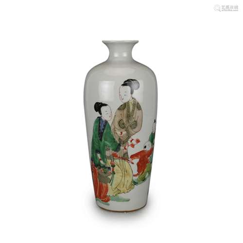 A Chinese Wu-Cai Glazed Porcelain Vase