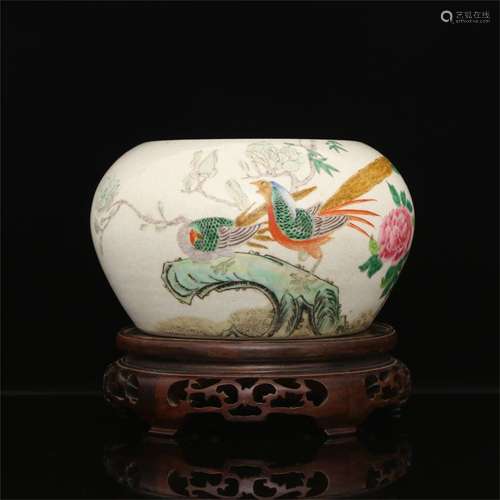 A Chinese Famille-Rose Porcelain Brush Washer