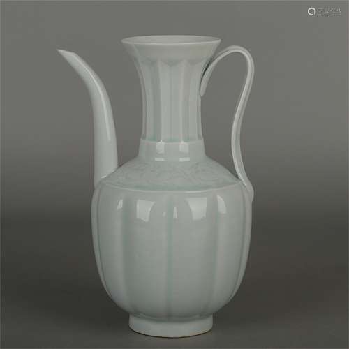 A Chinese Huzhou-Type Glazed Porcelain Wine Pot