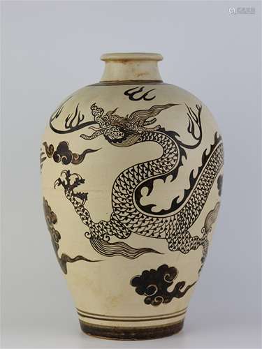 A Chinese Jizhou-Type Glazed Porcelain Vase