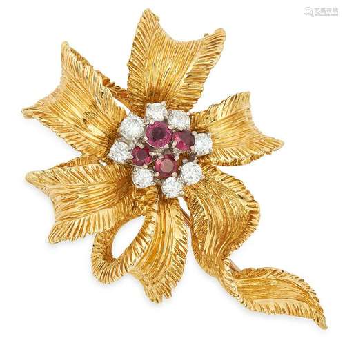 A RUBY AND DIAMOND RIBBON BROOCH, KUTCHINSKY, CIRCA