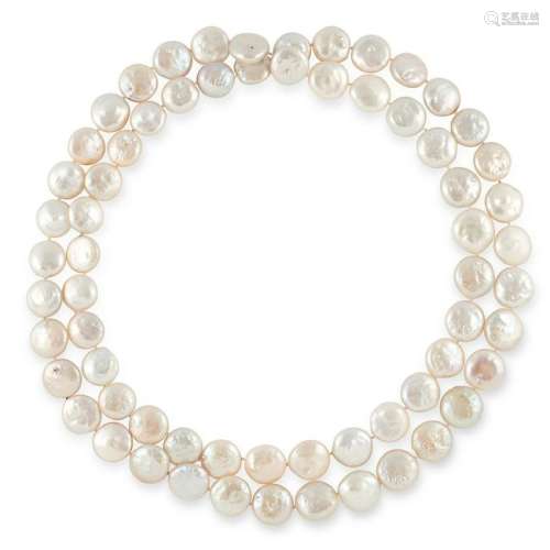 PEARL NECKLACE comprising of a single strand of Biwa