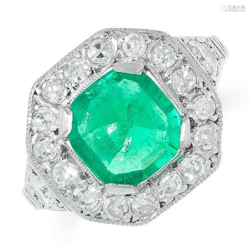 AN ART DECO COLOMBIAN EMERALD AND DIAMOND RING set with