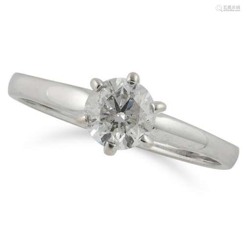 DIAMOND SOLITAIRE RING, set with a round cut diamond of