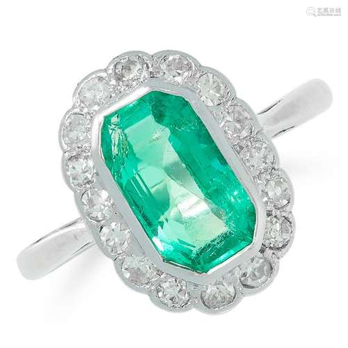 AN ANTIQUE COLOMBIAN EMERALD AND DIAMOND RING set with